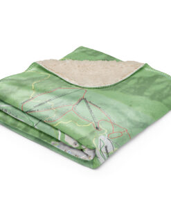 Nozawa Onsen ski map blanket folded – soft Sherpa fleece lining and detailed map print