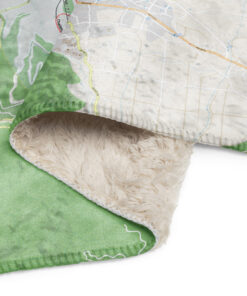 Nozawa Onsen ski map blanket close-up – soft Sherpa fleece underside and printed map surface